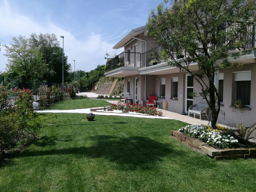 Mimosa Apartments Soiano Del Lago Exterior foto